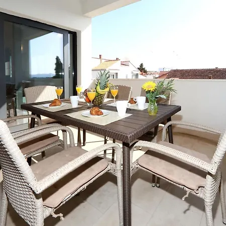 Topesa 1 Apartment *