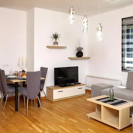 Topesa 1 Apartment *