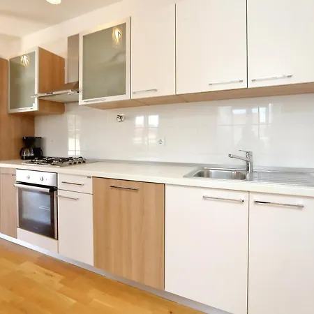 Topesa 1 Apartment