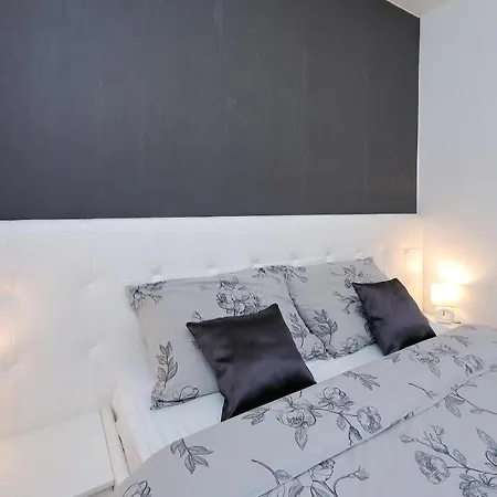 Apartment Topesa 1
