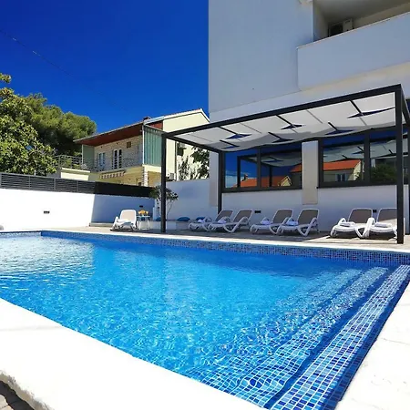 Topesa 1 Apartment *